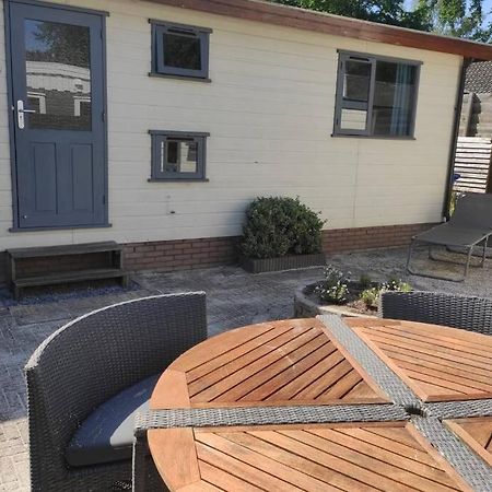 皮滕Een Gezellige Chalet Met Zonnige Buitenruimte Op De Veluwe!别墅 外观 照片