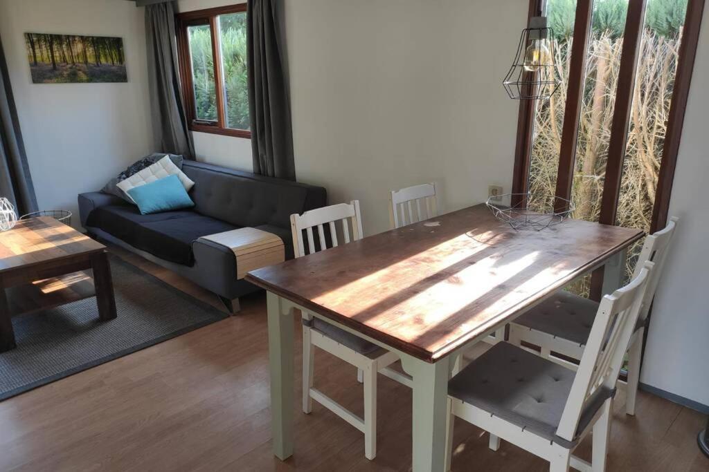 皮滕Een Gezellige Chalet Met Zonnige Buitenruimte Op De Veluwe!别墅 外观 照片