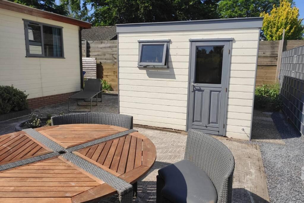 皮滕Een Gezellige Chalet Met Zonnige Buitenruimte Op De Veluwe!别墅 外观 照片