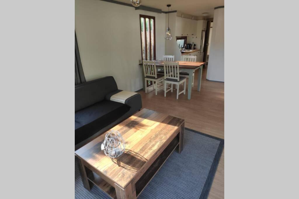 皮滕Een Gezellige Chalet Met Zonnige Buitenruimte Op De Veluwe!别墅 外观 照片